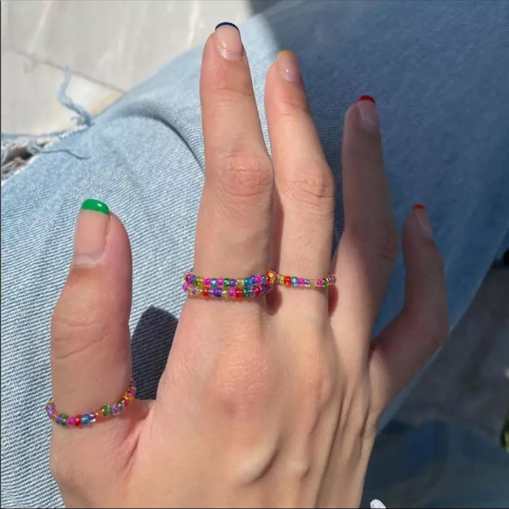 🌸 Floral and 🌈 rainbow beaded rings